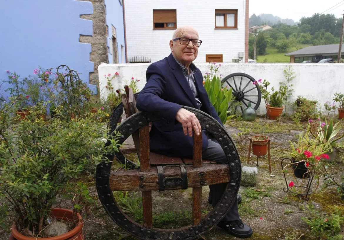 Ceferino Fernández, el cura que abrió su puerta al amor en Asturias