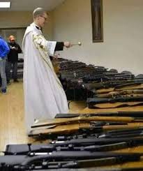Hipocresía Consagrada: Capellanes que Bendicen Armas y Condenan el Aborto