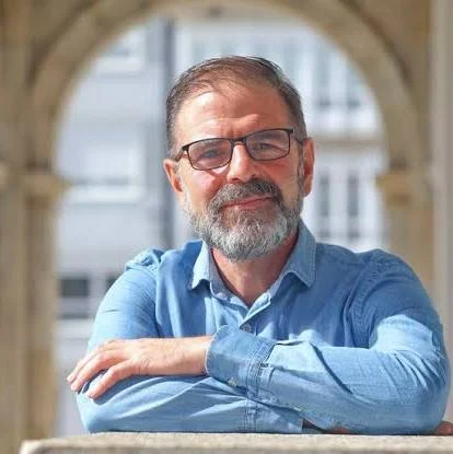 La amnesia selectiva de Mato: El «demócrata» que amordazó Ferrol