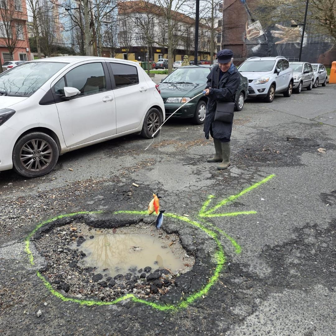 FERROL, capital mundial de la pesca urbana y del arte de explicar lo inexplicable